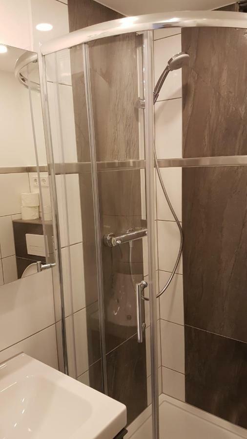 Sonniges Modernes Appartement Hoehenberg Köln Ngoại thất bức ảnh